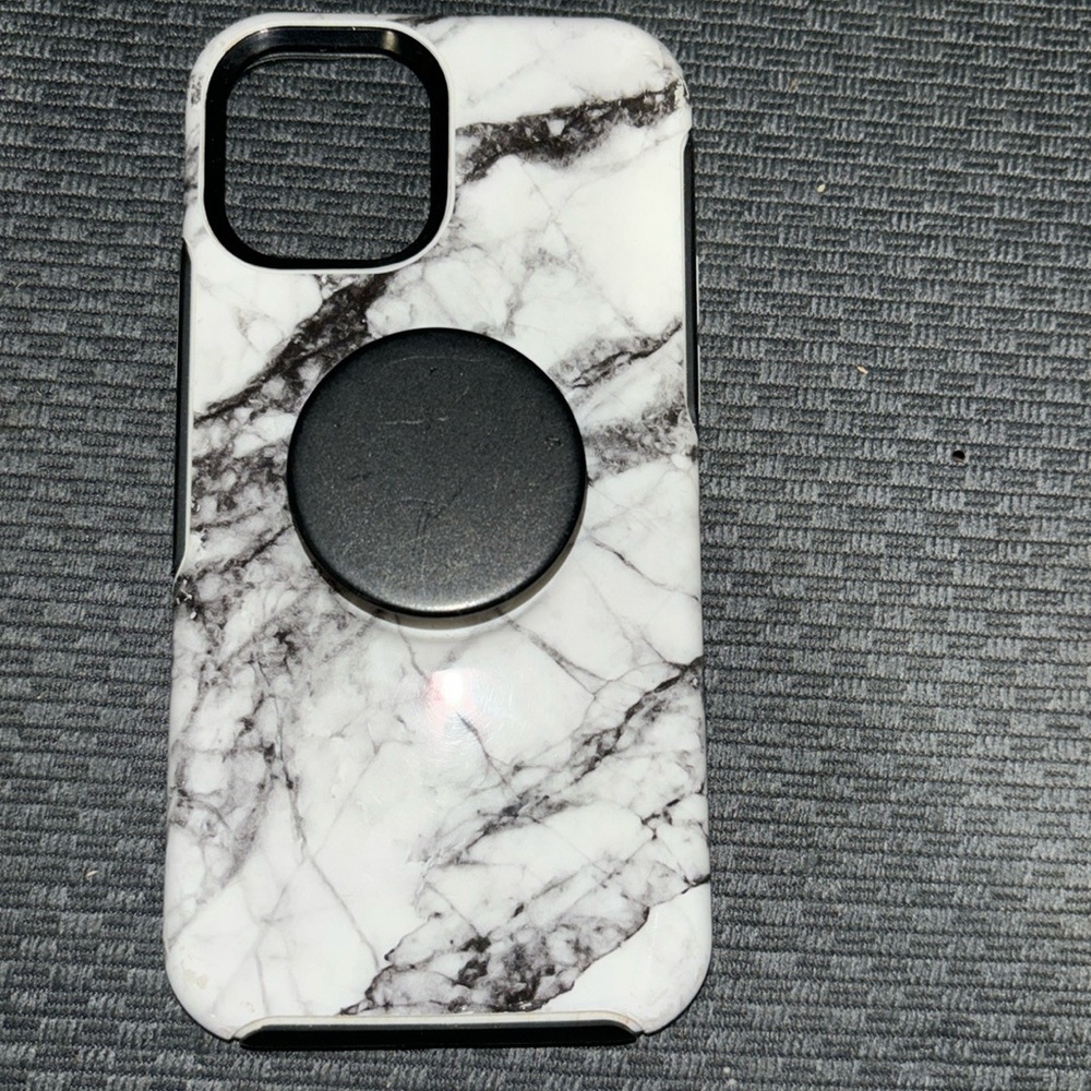 Brand new OTTERBOX case